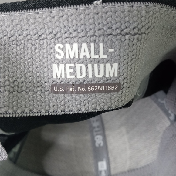 Men's New Era Oakland Raiders 2017 Official NFL Sideline 3930 Cap Black/Gray - Picture 8 of 10